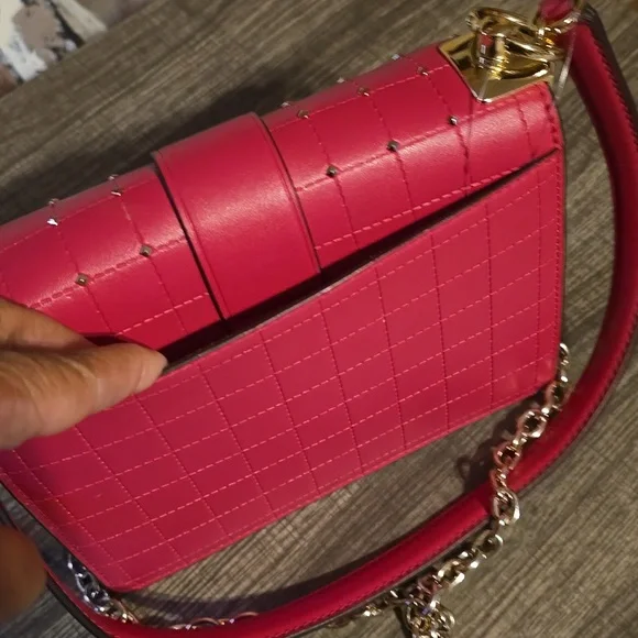 Micheal Kors Handbag - Picture 5 of 10